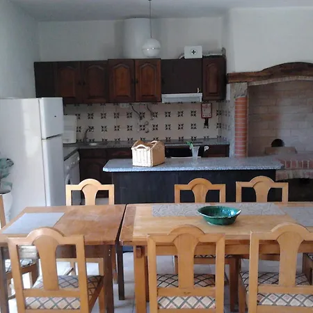 Casa vacanze In Montes Mit Garten, Grill Und Terrasse
